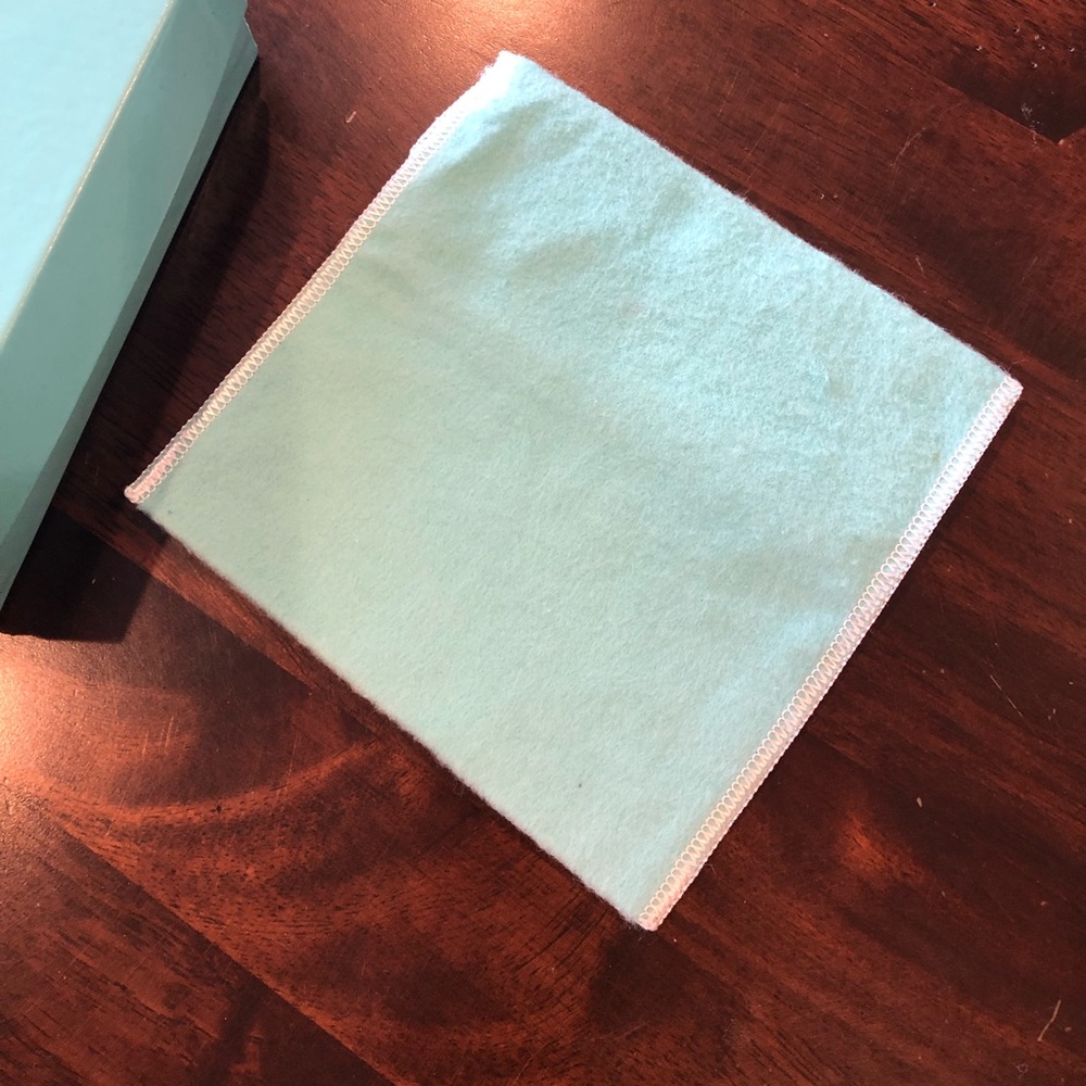 TIFFANY & Co. Gift Box and Pouch 🦋 - Picture 6 of 6